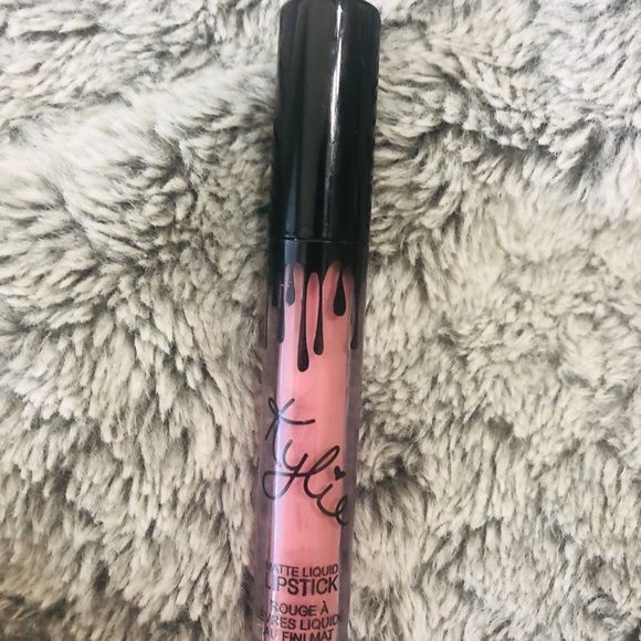 Authentic Kylie Matte Lipstick - Picture 3 of 4